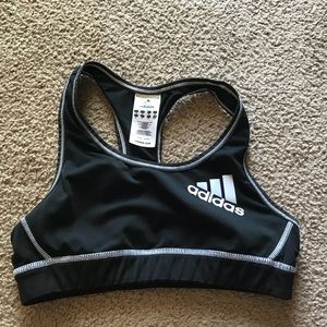 Adidas sports bra size medium
